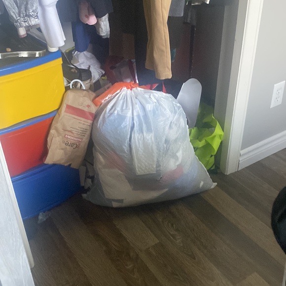 Selling my whole closet. All from stores like H&M, bluenotes, boohoo, Shein - Picture 3 of 3